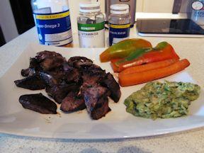 AlexxAlbulescu's tweet photo. Dinner time @MyproteinRo 
#grilledliver
#guacamole
#carrots
#freshpepper
#myprotein http://t.co/kycr66R0TT