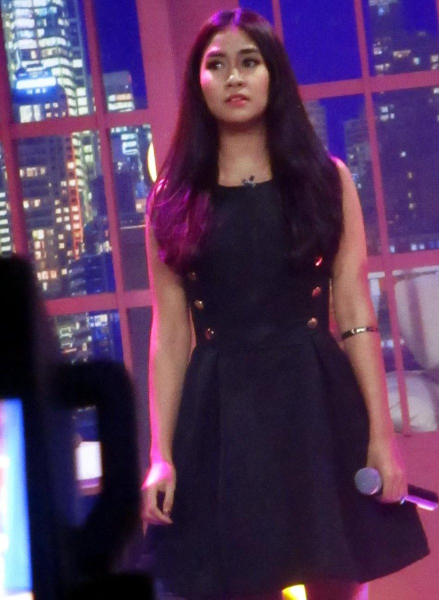 drihen79's tweet photo. @AnisaRahma_Adi #MilovaAtTonightShowNET http://t.co/ZIyvMGLm0a