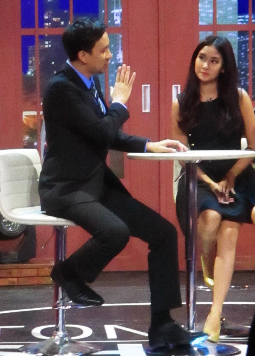 drihen79's tweet photo. @AnisaRahma_Adi lagi dengerin pertanyaan #MilovaAtTonightShowNET http://t.co/sdrCXwMRDx