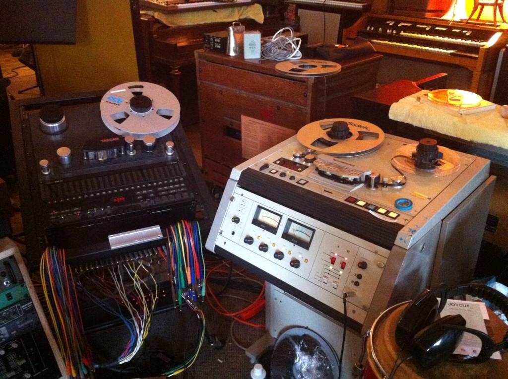 GaelCalifano's tweet photo. Ready to record @ @daytrotter !!
@JoyCutOfficial http://t.co/51us4s8Wgh