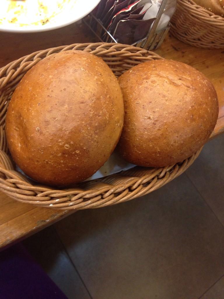 EttiPerez's tweet photo. @TheLadBible #ThingsThatLookLikeKimKardashiansBum http://t.co/6xcrAZdJL7