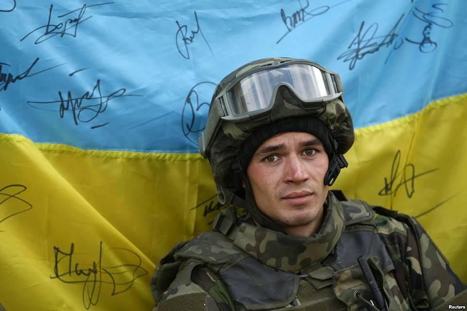 neznayka78's tweet photo. ....фото очень впечатлило....эти глаза....Слава Героям Украины! Спасибо вам ребята.... http://t.co/jKa88bWpmy