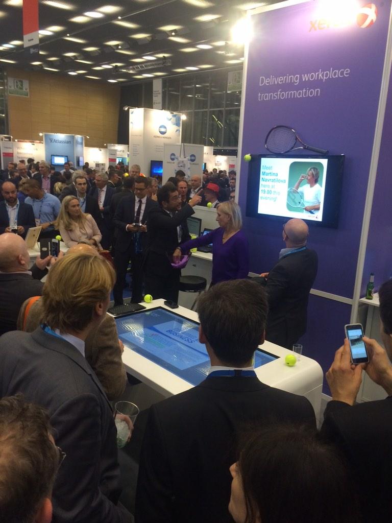 Paperdata_com's tweet image. Martina Navratilova chooses the winner of the paperdata feedback draw at the Gartner IT symposium