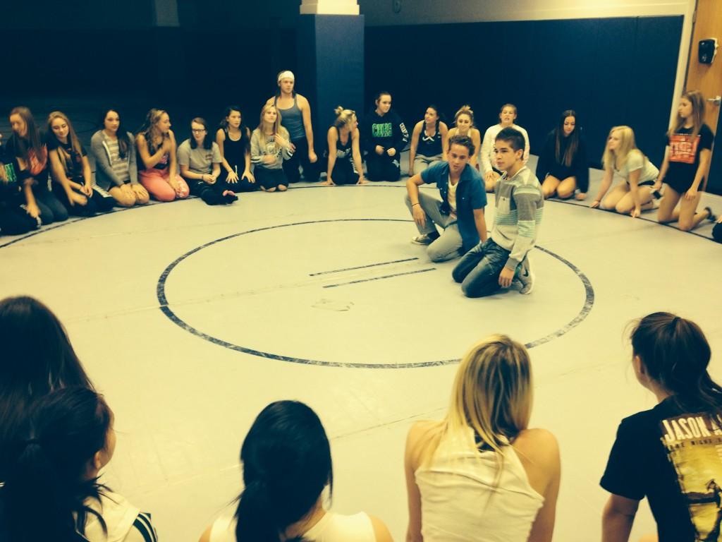 MartiGKCH's tweet photo. Thanks @locolando and @jrevelli106 for your help this morning. #wrestlingclinic #CHcheer http://t.co/hoYxjxT1sY