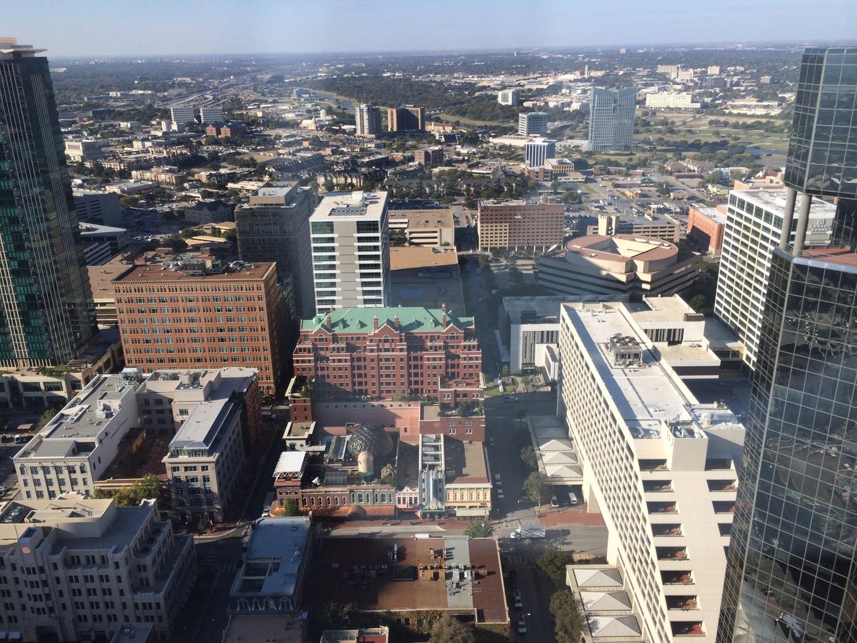 REMAXDallas's tweet photo. Super photographer to the real estate stars Jason Jones has, as he often does, taken to the skies this morning. http://t.co/KpDDo1Pe2G