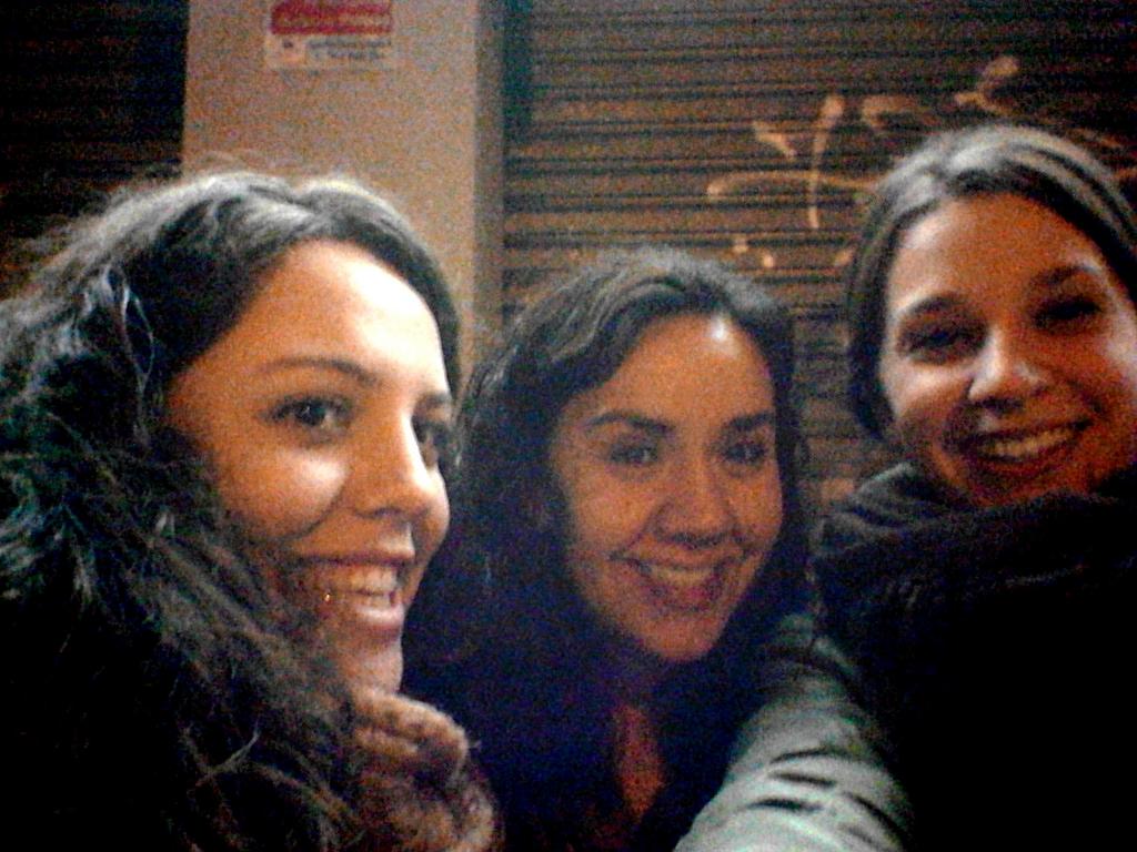 calabuigca's tweet photo. Volem ser les vostres becaries @martaaltarriba i @Laura__Fa !! #arucitys #lail•lusiódelsmigdies #megafans @BeBarquer http://t.co/fJBordqika
