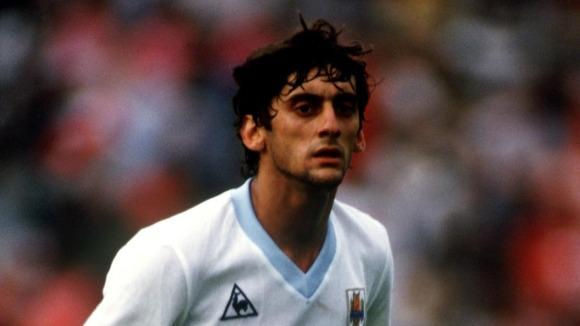 Happy 53rd birthday to the quite brilliant Enzo Francescoli. 
