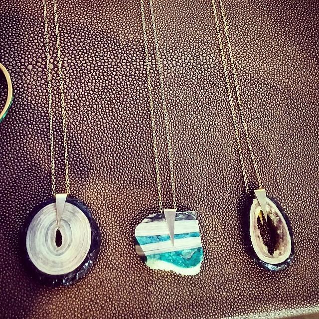DHI_Inc's tweet photo. Swazi Paper Earth/Rock/Geode Pendants 
Get yours at: http://t.co/dZfUfHmhn3

#AfricanBazaar #vfwhw #whwny #Vo... http://t.co/SiZBM9tHT0