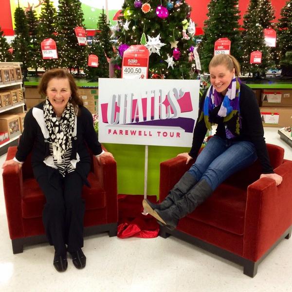 EllensRedChairs's tweet photo. Hope you stretched beforehand RT @Tini245 How does @theellenshow do this every day?! #armsofsteel #chairsfarewelltour http://t.co/NAAap2B2im