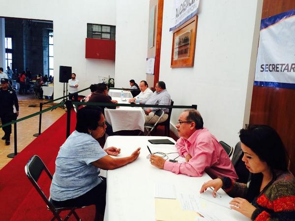 GobiernoTepic's tweet photo. Se sigue atendiendo a los Tepicenses en el #MiércolesCiudadano de la #CapitalDelCambio #Tepic #Nayarit http://t.co/Kuu8EGaGr1