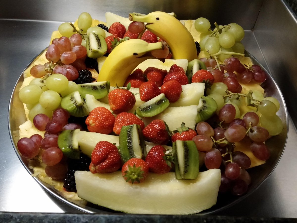 ResidenceLondon's tweet image. Good evening. Can you #spot #Dolphins on this #FruitTray? #beautiful piece of #art from Vanessa