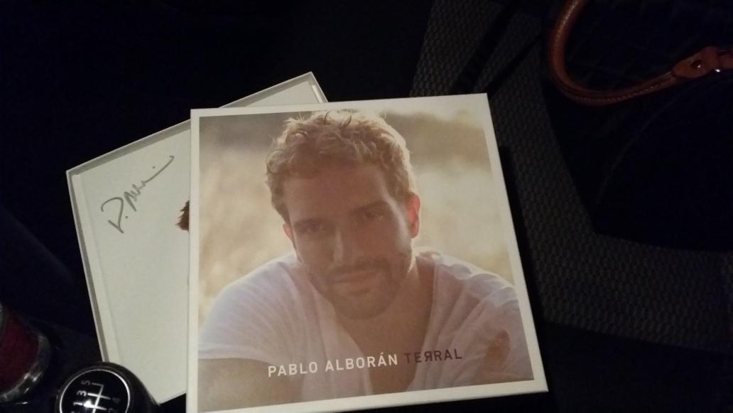 alba_morena7's tweet photo. #PorFin lo teng en ms manos k felicidad parecia k n llegaria el dia ahora toc disfrutr
 sta obra maestr @pabloalboran http://t.co/VsVeC8CYJl