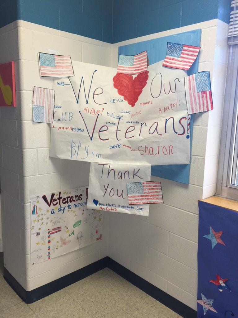 MsEdelen's tweet photo. Veteran's Day posters were appreciated by all who attended our assembly. http://t.co/2PjMDgXXTj