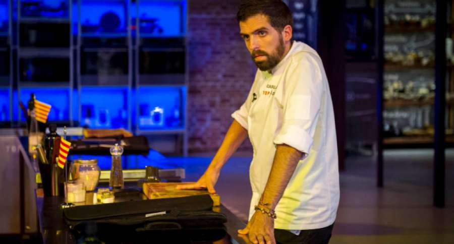 TopChefA3's tweet photo. Carlos recoge sus cuchillos en #TopChef
http://t.co/VcE2WtrCDU http://t.co/KXV6syjQPG