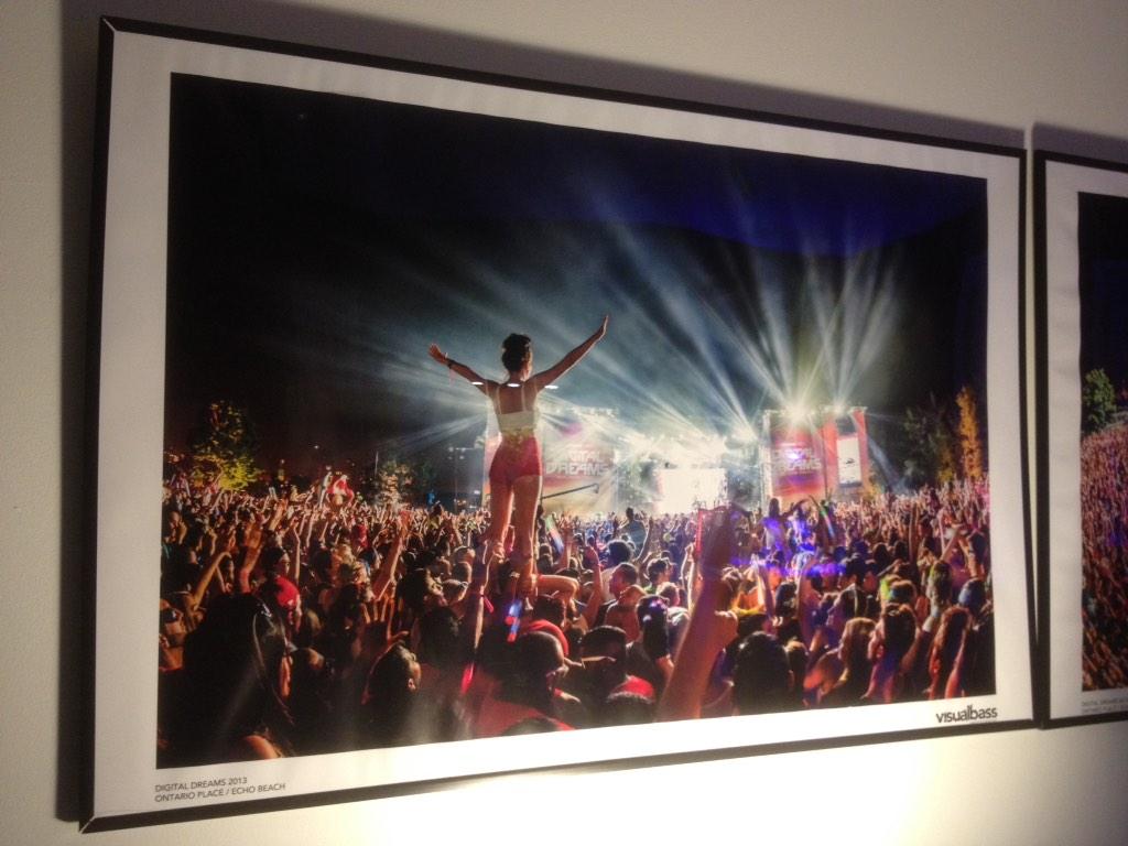 jskraps's tweet photo. An epic moment captured at DD'13 hanging up in my room @Visualbass #visualbass #clubscape http://t.co/jhsmhEKIy9