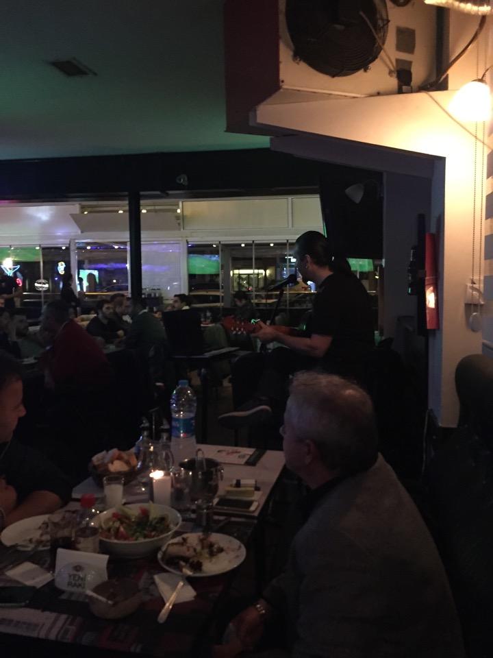 OrhanKokten's tweet photo. Gitar candır. (at @FBeerCafeGrill in Kadıköy, İstanbul) https://t.co/sxO5KkuI79 http://t.co/DMA3L9LYhU