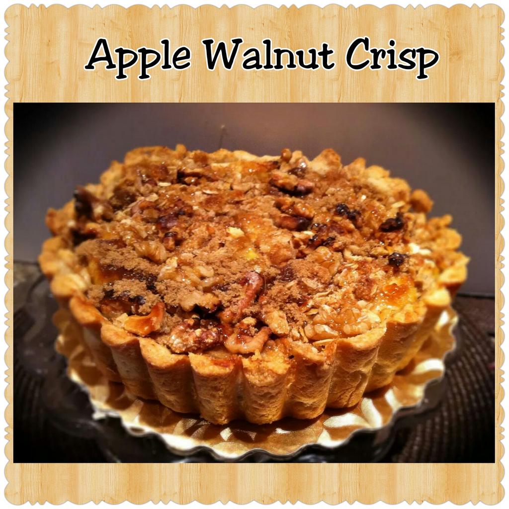 Endlescreation's tweet photo. Apple Walnut Crisp Pie,house made honey spice apple walnut filling topped with a cinnamon walnut bits crumble http://t.co/w9gqAauUvK