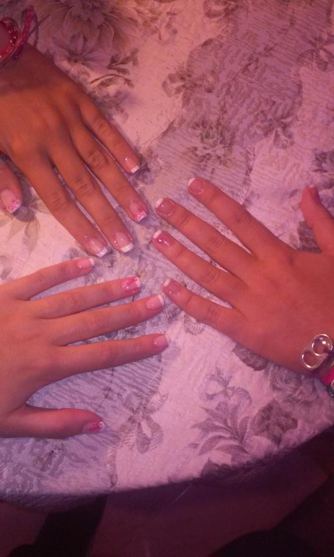 Tarde de uñis con las enfermeris 💅💕 <a href="/Nerea_Criado/">Nerea Criado</a> <a href="/Paatri7/">patri :)</a>