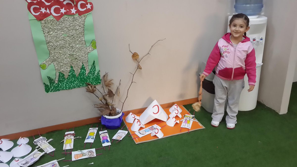BEYLKDZK's tweet photo. Miniklerimiz Kızılay Haftasını unutmadı http://t.co/6NpWUJ2A2I