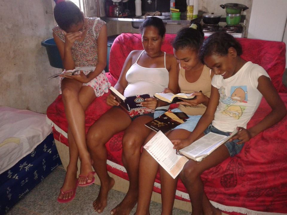 pentaclinius's tweet photo. duplas missionarias em ação @area3ab http://t.co/LjHcXJjGht