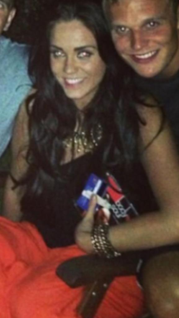 zakshef's tweet photo. @VickyGShore get lines out chabby 👊🙈 http://t.co/asrgzsr1rf