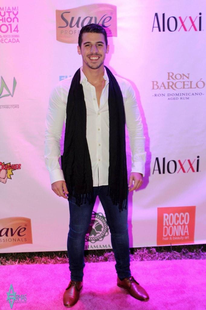 LazarinCruzPR's tweet photo. Muchas gracias a #AlfredoArmas por estas fotos s los hermanos #Freudman @JohnFreudman @chrisfreudman #MHBF2014 👏👏👏 http://t.co/oH8VXJF8UV