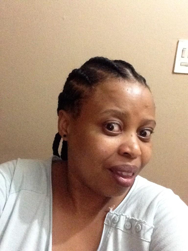 sibamaliwa's tweet photo. Hair done for the weekend away. Simple! Yolo photo bombing! #nomakeup #inPyjamas http://t.co/rjrJJuNBkb