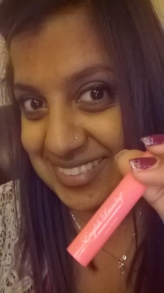 Dhisha's tweet image. Love my sample of #EnglishLaundry from @birchboxUK... Sweet smelling #SampleSelfie #Giveaway...