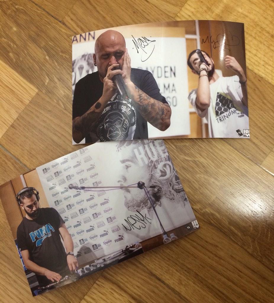 hhMadrid4's tweet photo. ⚠️SORTEO⚠️ #Rt + #follow para llevarse 1 o 2 fotos de @RAYDEN_A3Bandas @Mediyama @djm3sh FIRMADA !!! #EnAlmaYHueso http://t.co/yZv4kylDdh