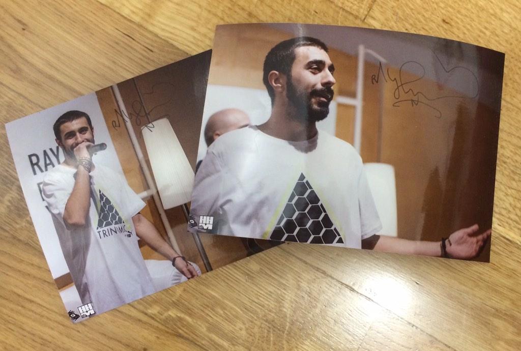 hhMadrid4's tweet photo. ⚠️SORTEO⚠️ #Rt + #follow para llevarse 1 o 2 fotos de @RAYDEN_A3Bandas @Mediyama @djm3sh FIRMADA !!! #EnAlmaYHueso http://t.co/yZv4kylDdh