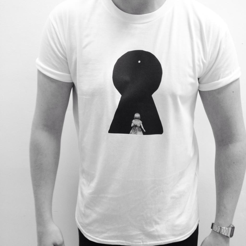 KeyholeClothing's tweet photo. The Feeling Of Love Tee, online now. http://t.co/7ikMOAQTtk http://t.co/t8QGuCCa3n