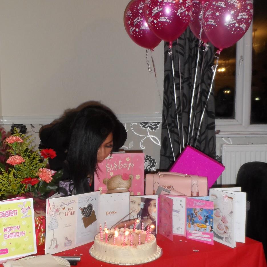 rubyy_kaur's tweet photo. best birthday yet 💕😁🎂 http://t.co/JbT4WOZQwF