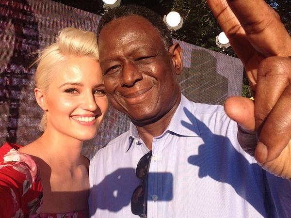 Bet you never thought selfies could make a difference at the UN. Take action. #ShowYourSelfie! bit.ly/1zhnAss