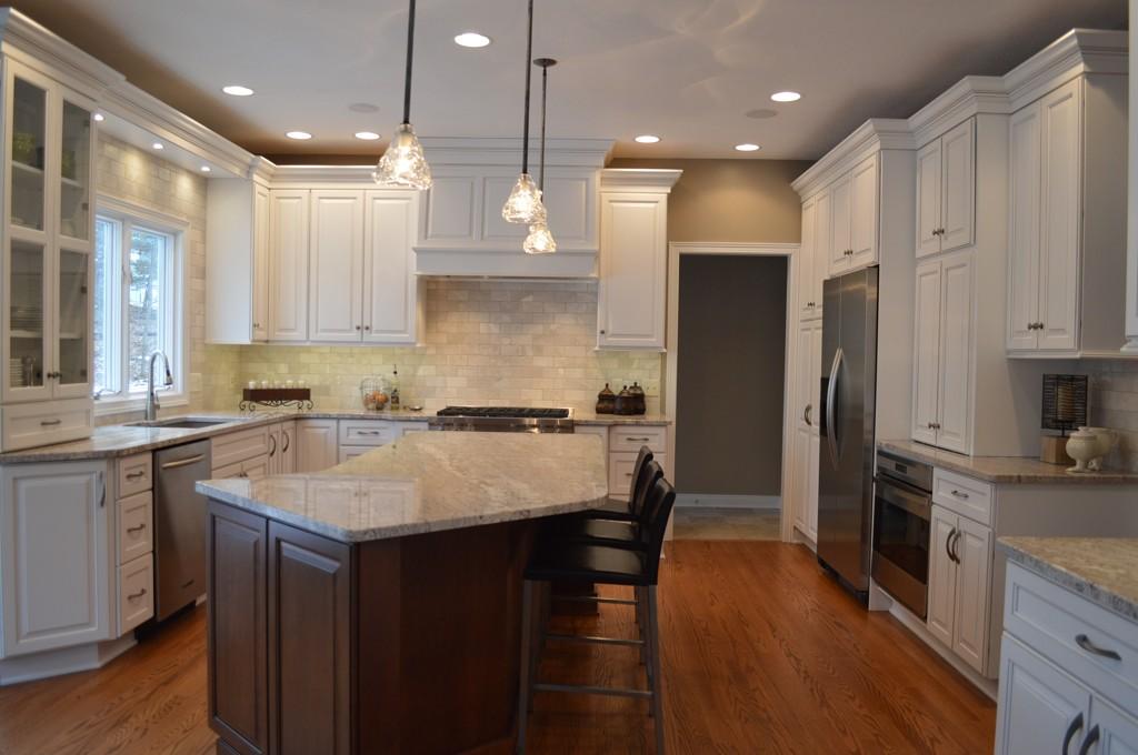 Studio76Kitchen's tweet photo. Traditional gets clean and bright #kitchendesign #studio76design @customcupboards @MontGraniteInc @charlasindelar http://t.co/UpMfiUZevC