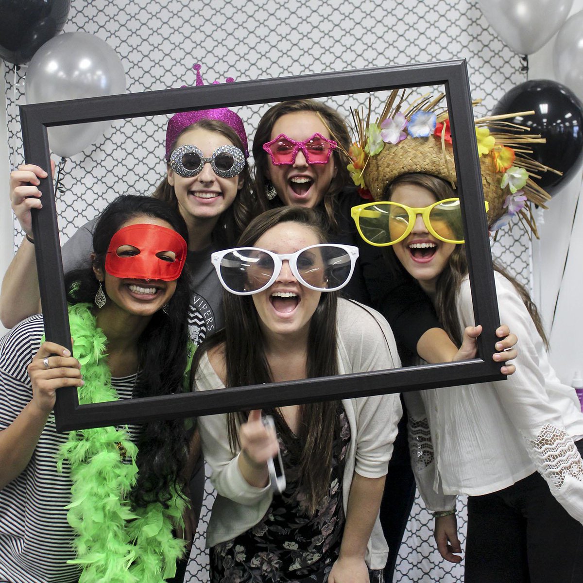 Want to see pictures from the Cookies for College Photo Booth? Click goo.gl/UnEMhV to view!! <a href="/lifeatvandy/">Viper Student Life</a>