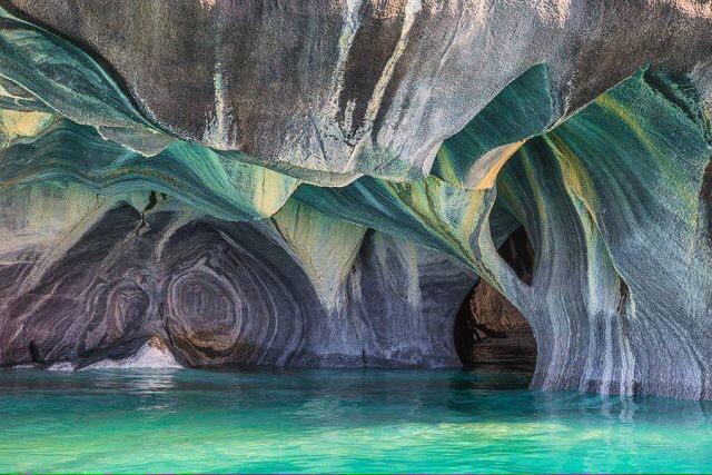 ___wanderers___'s tweet image. Marble caves in Patagonia, Chile