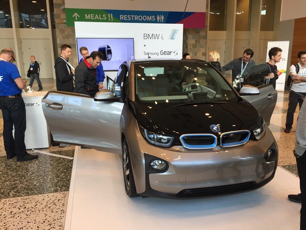 RandalErman's tweet image. BMW connected to the Galaxy gear.   #neatstuff