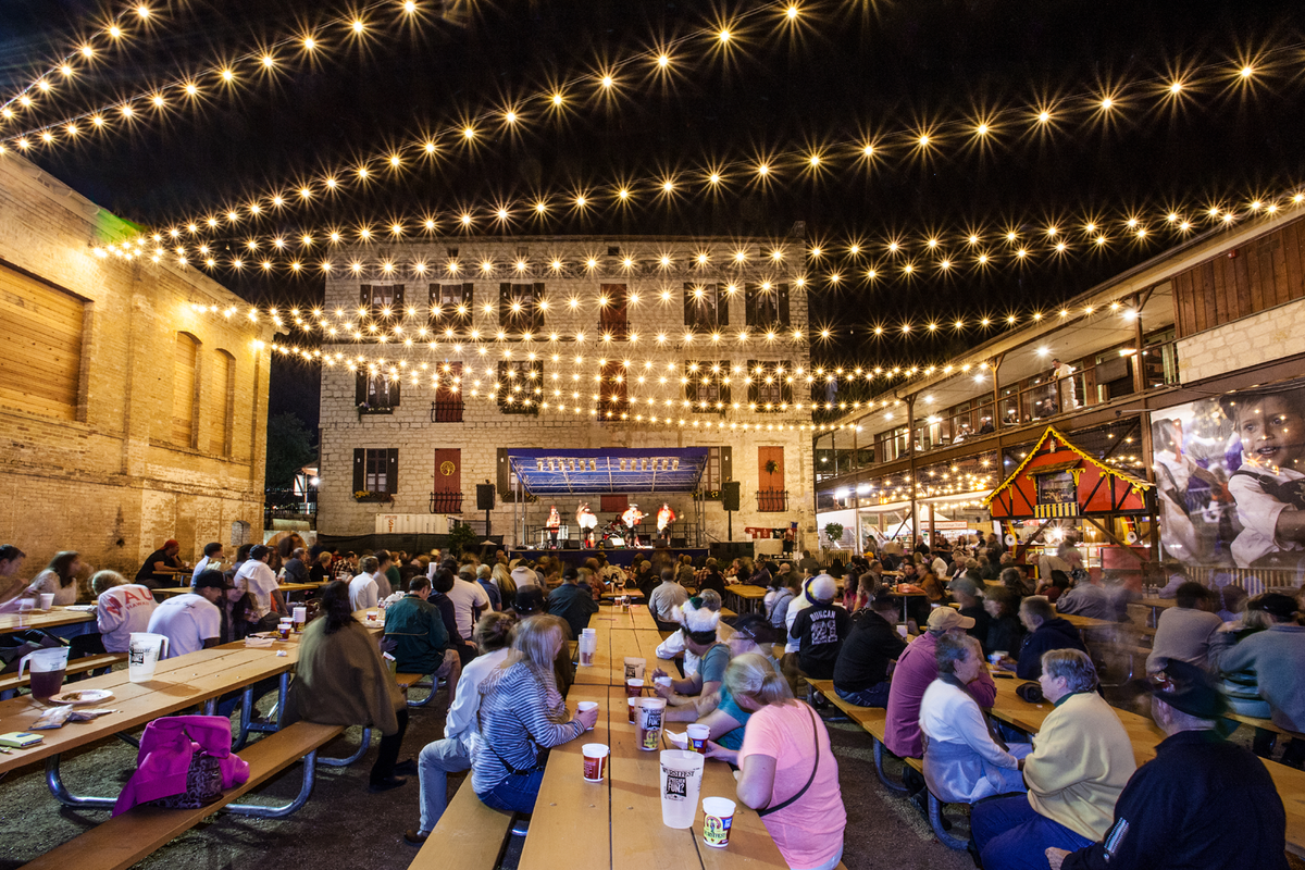 Dublin_PR's tweet photo. Wurstfest in New Braunfels - lots of new things to enjoy and all the great fun you remember! http://t.co/WXdbrqqOFH http://t.co/zXVcNzUx9H