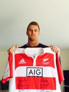 Sc0ttCurry's tweet photo. Want this signed All Blacks Sevens Jersey? Just RT and I'll pick a winner at random by the end of the week 😊✌️ http://t.co/haFLET3jY3