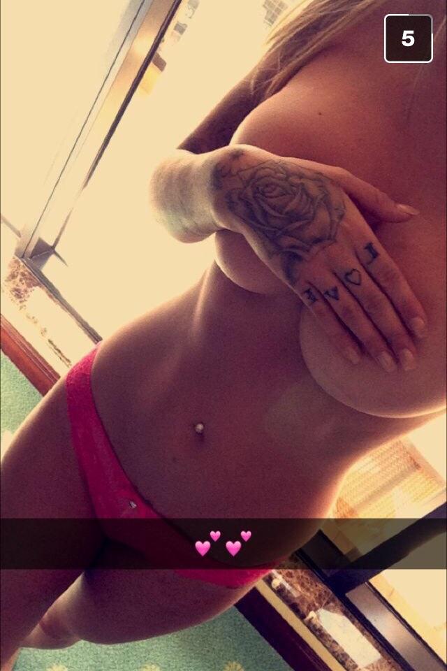 SluttySnaps247 tweet picture