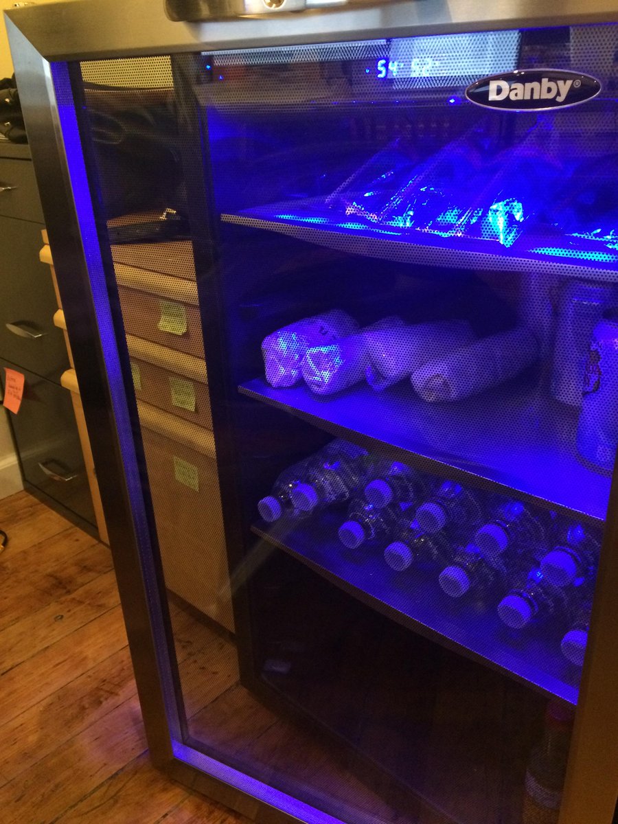 trainfivestar's tweet photo. Latest office addition... #partyfridge #clubfridge #caprisun #lightshow http://t.co/azymU7JpD8