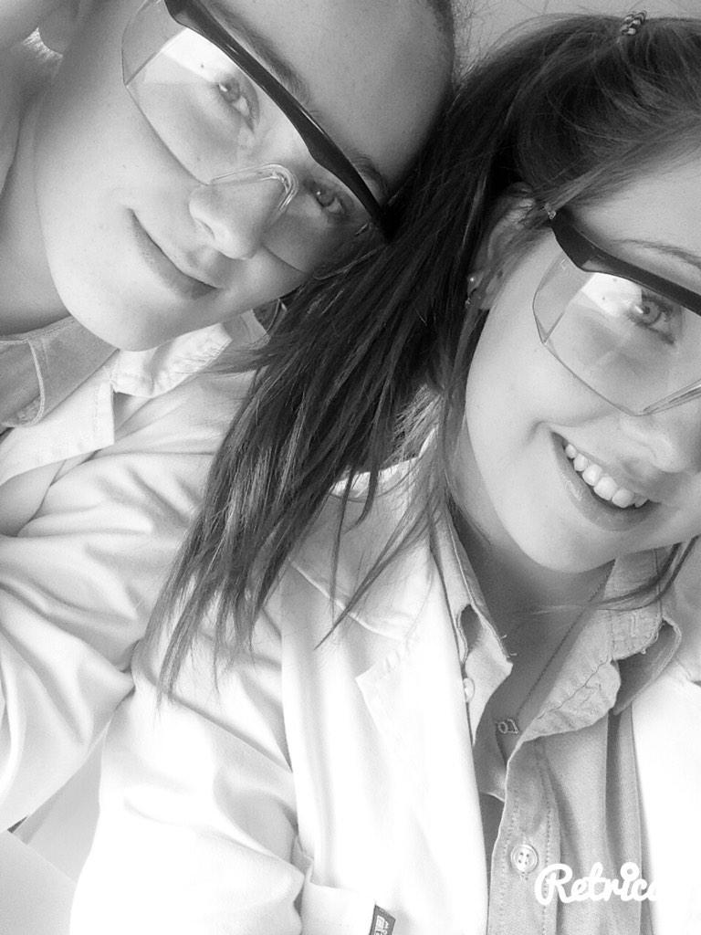 nicoledavinci's tweet photo. 👓👀 http://t.co/3o4xPooTRV