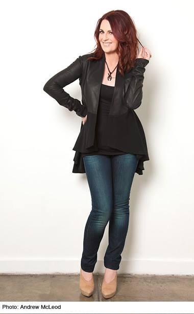 I wanna wish a happy 56th birthday 2 Megan Mullally I hope she has a great day with her family & friends 