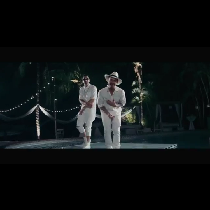 SNACmusic's tweet photo. ESTRENO Video #OrgulloREMIX @jquiles Feat. @JBALVIN ---> http://t.co/D1k9ewZ2o9 vía @YouTube -RT http://t.co/tqGKuvtISh