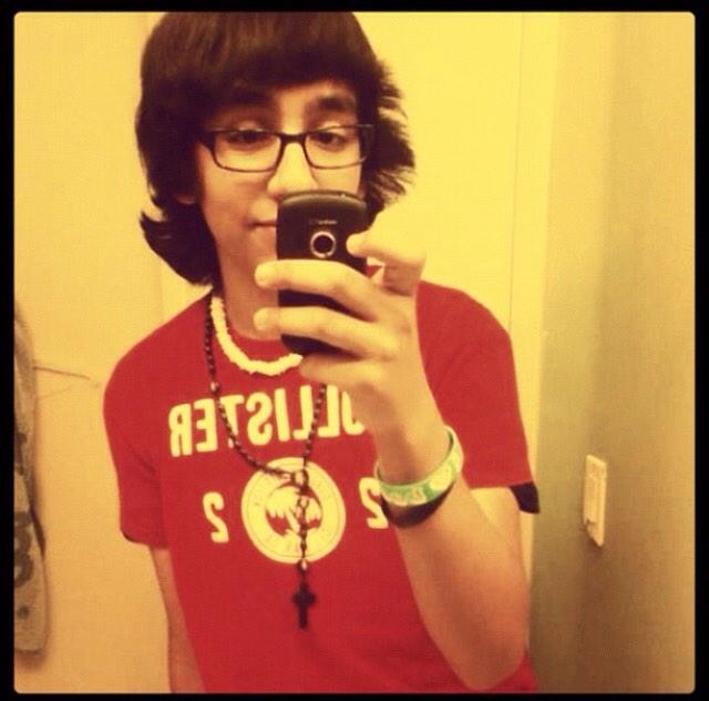 Victor_TDK's tweet photo. The evolution of the selfie. #ALookBack #TripThroughTime http://t.co/APWOoNtlw6