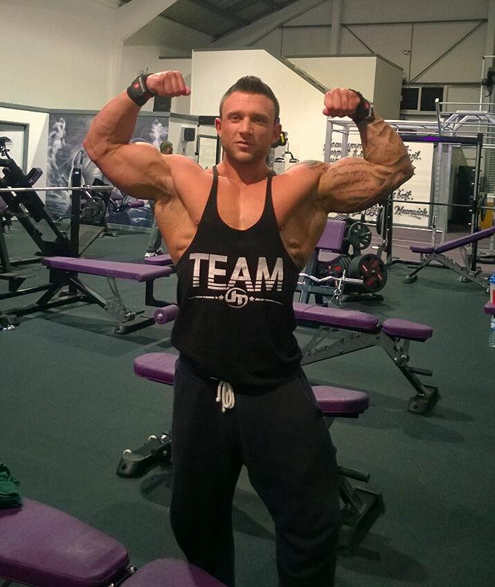 JasonMckenzie12's tweet photo. #bodypro @Body_Profile #posedown @Justin_Tayler jt special double bi! Guys plz RT &amp; FAV the tweet to help me win! :) http://t.co/tkkOkyim2L
