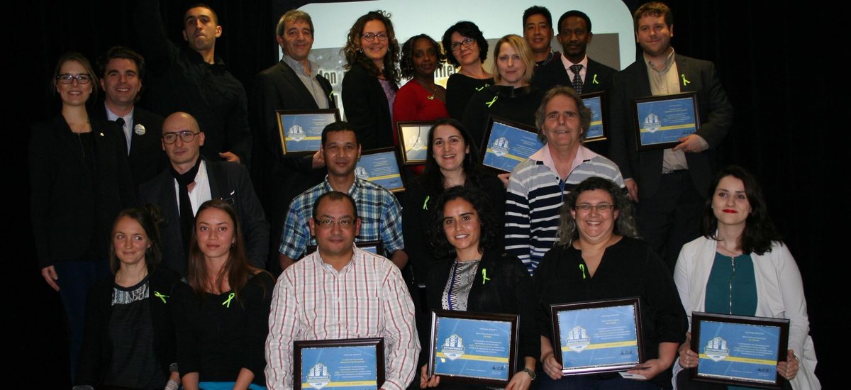 cdec_ahuntsic's tweet photo. @MaireDCoderre 200 pers au réseautage de @cdec_ahuntsic: les entrepreneurs soutenus soutiennent leur CDEC ! #maCDEC http://t.co/W3afdBdnEw