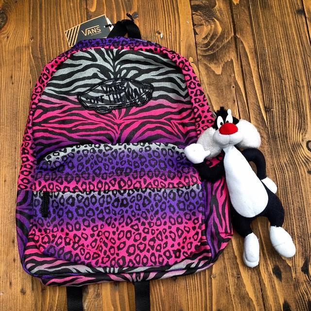 tntmerch_'s tweet photo. Vans Realm Backpack
Fuchsia Cheetah and Zebra
LINE: gemmafebriadh
WA: 085790884422
http://t.co/cdIJ4GB5jx