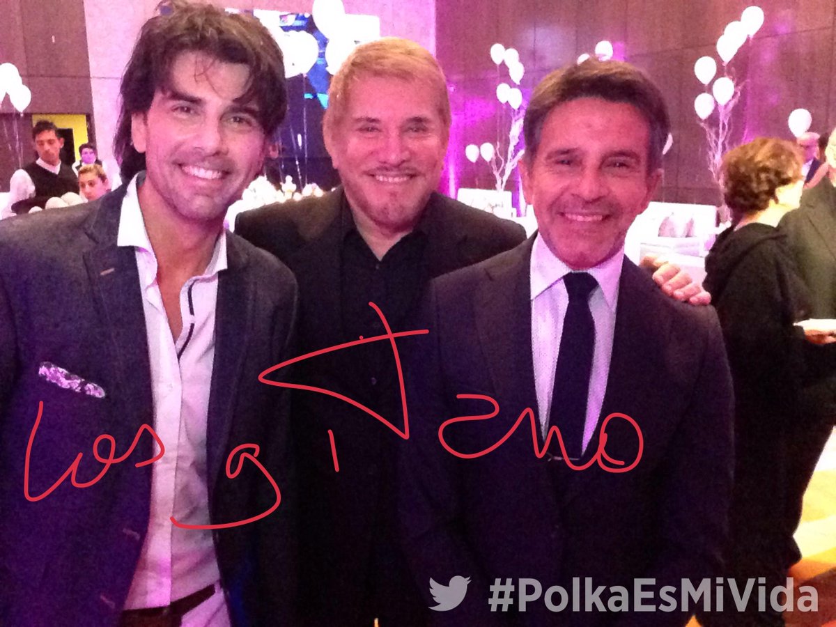 FiestaPolka's tweet photo. Festejando los 20 años de Pol-ka. #PolkaEsMiVida #TwitterMirror   @darthesjuan1, @andrearnaldo, @osvaldolaportok http://t.co/X2wAcWdrGR