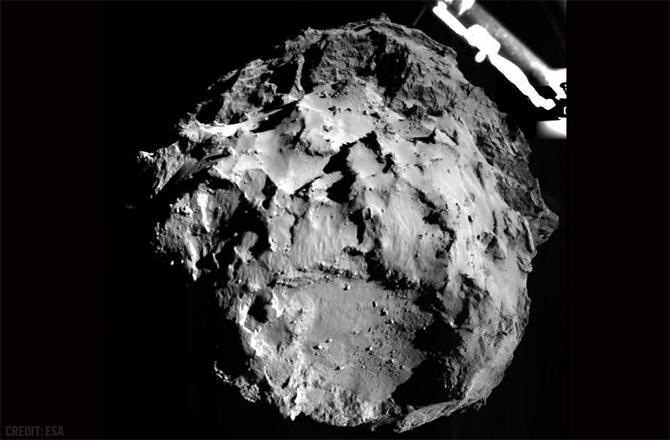Discovery's tweet photo. Photo of the Day: The Rosetta Lander's point of view before landing on Comet 67P >> http://t.co/eozNaRNKAk via @ESA http://t.co/3zvWNx7m5w
